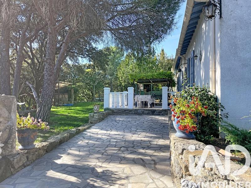 Maison - 248 m² - 7 pièces