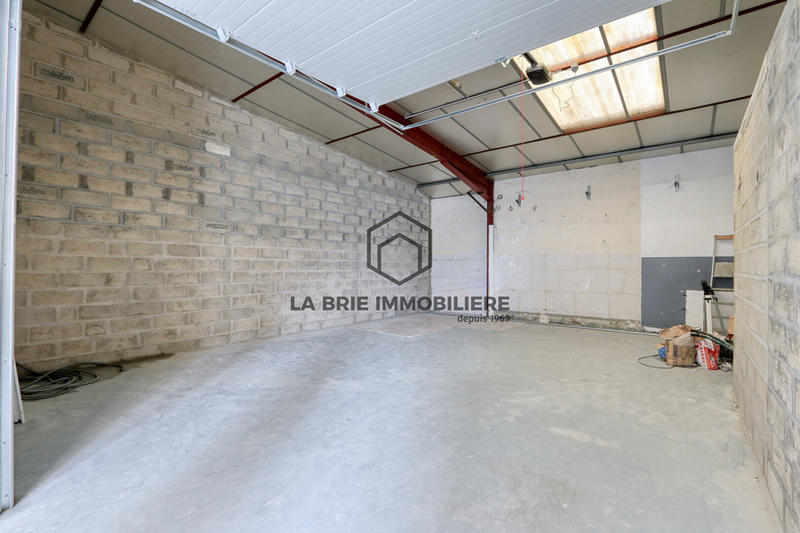 Local d'activité / Entrepôt - 64 m² - 1 pièce