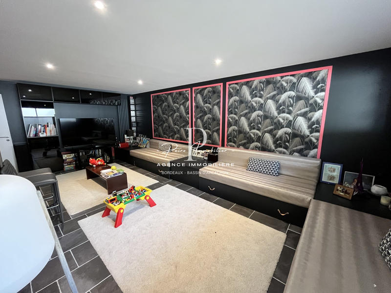 Maison contemporaine - 250 m² - 6 pièces