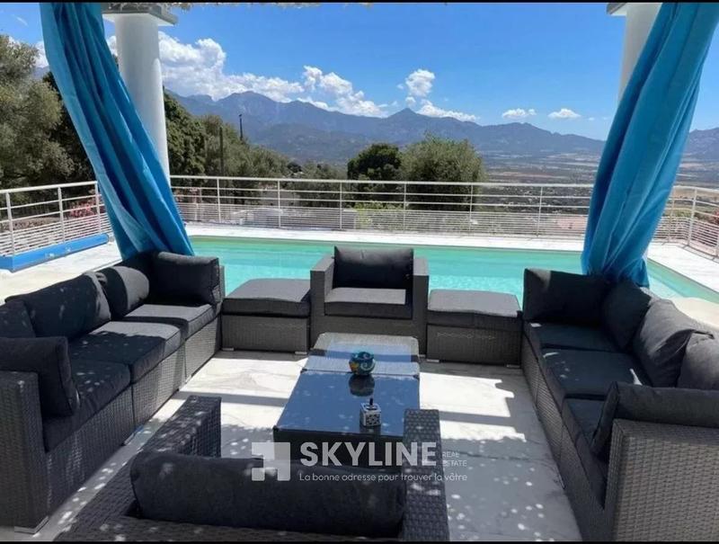 Villa - 185 m² - 5 pièces