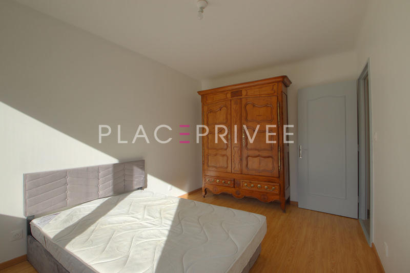 Appartement - 99 m² - 5 pièces