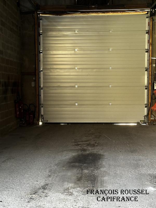 Local d'activité / Entrepôt - 750 m² - 5 pièces