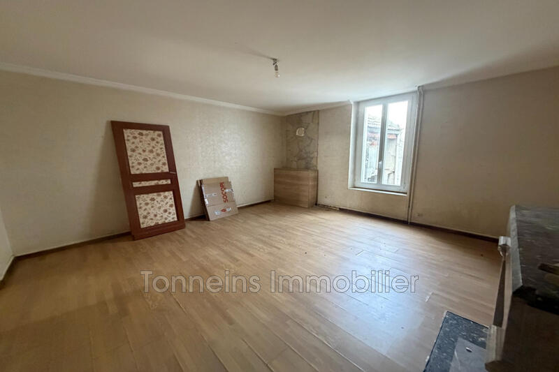 Maison - 240 m² - 8 pièces