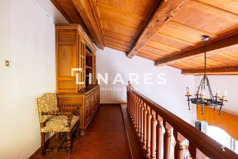 Maison - 240 m² - 7 pièces