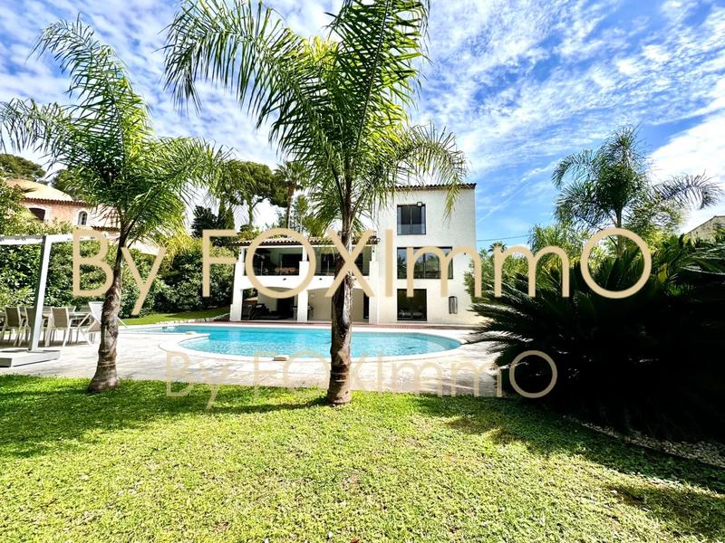 Maison - 346 m² - 7 pièces