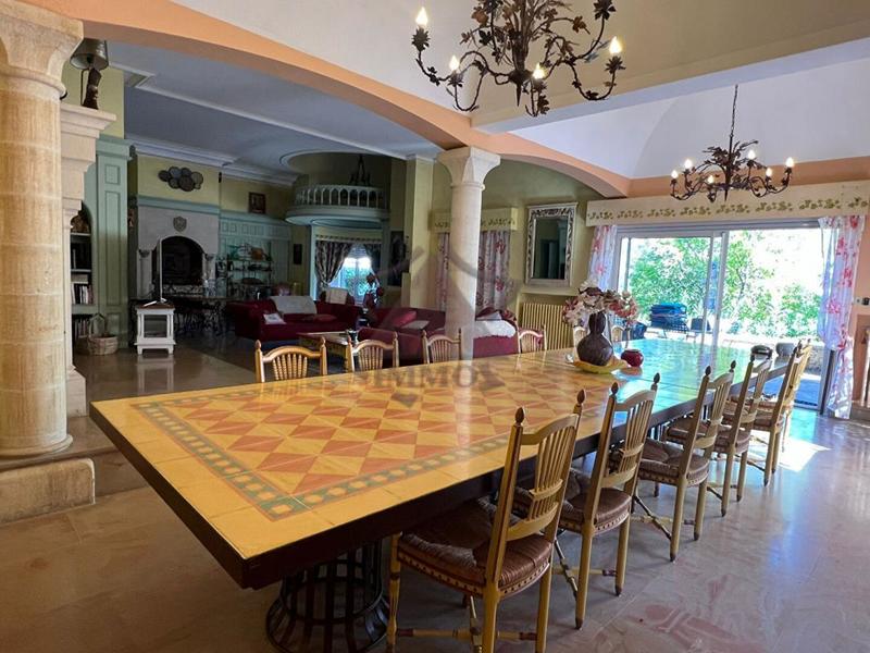 Demeure - 522 m² - 10 pièces