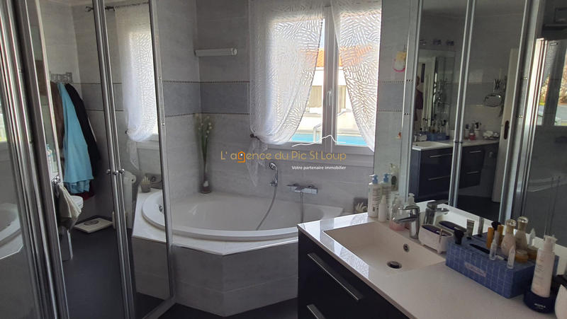 Villa - 190 m² - 6 pièces