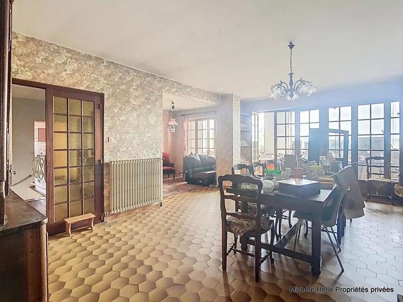 Maison - 210 m² - 7 pièces