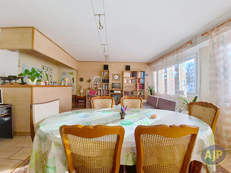 Appartement - 75 m² - 3 pièces