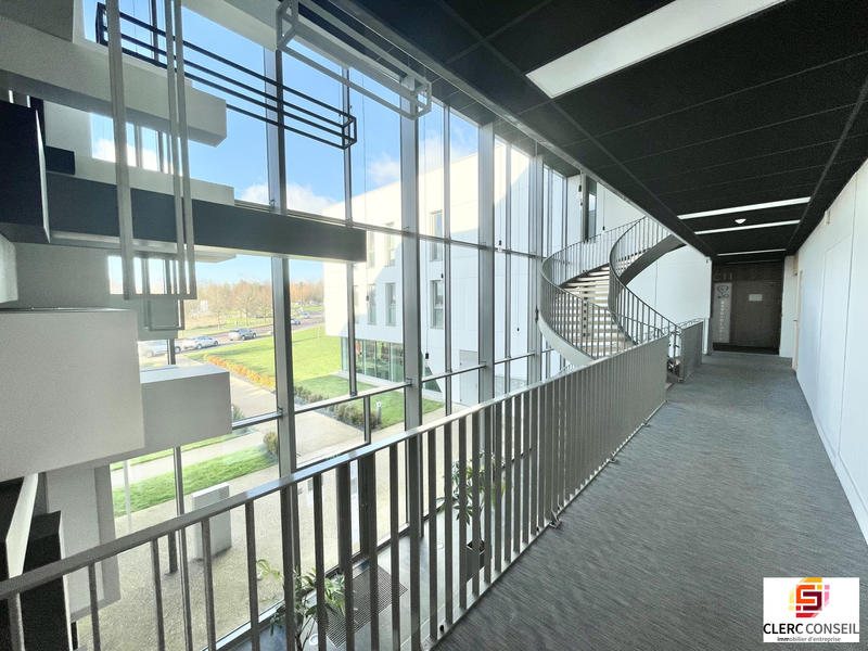 Bureau - 282 m²