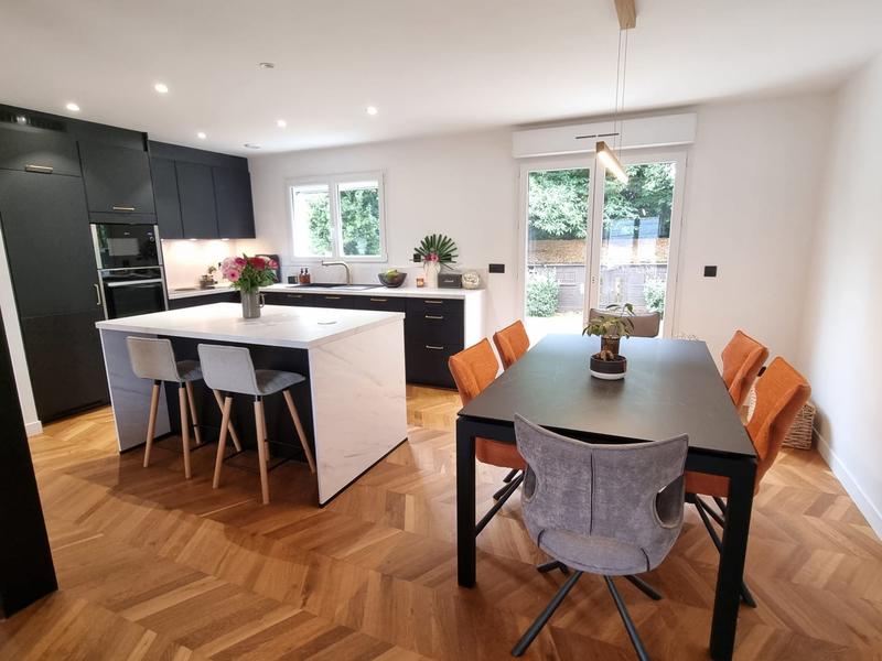 Maison - 140 m² - 5 pièces