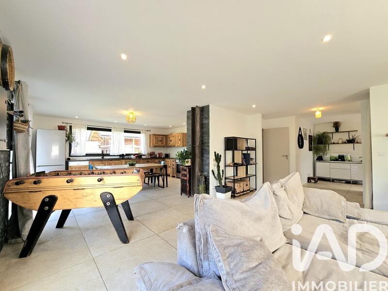 Maison - 182 m² - 7 pièces