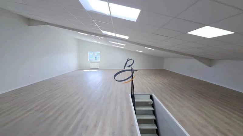 Bureau - 185 m²