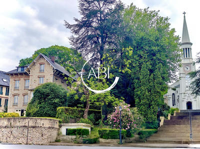 Villa - 183 m² - 8 pièces