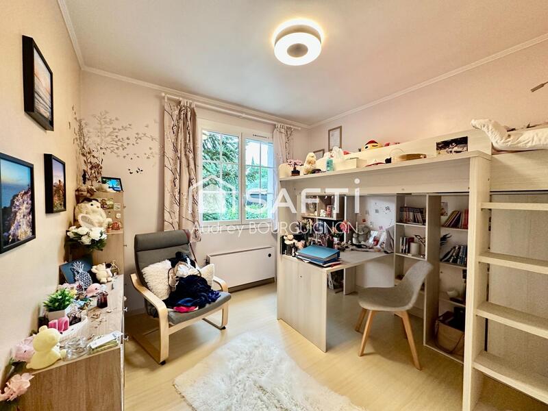 Maison - 182 m² - 8 pièces