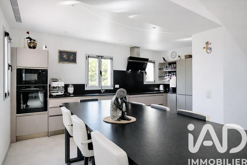 Maison - 166 m² - 10 pièces