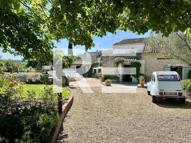 Maison - 298 m² - 7 pièces