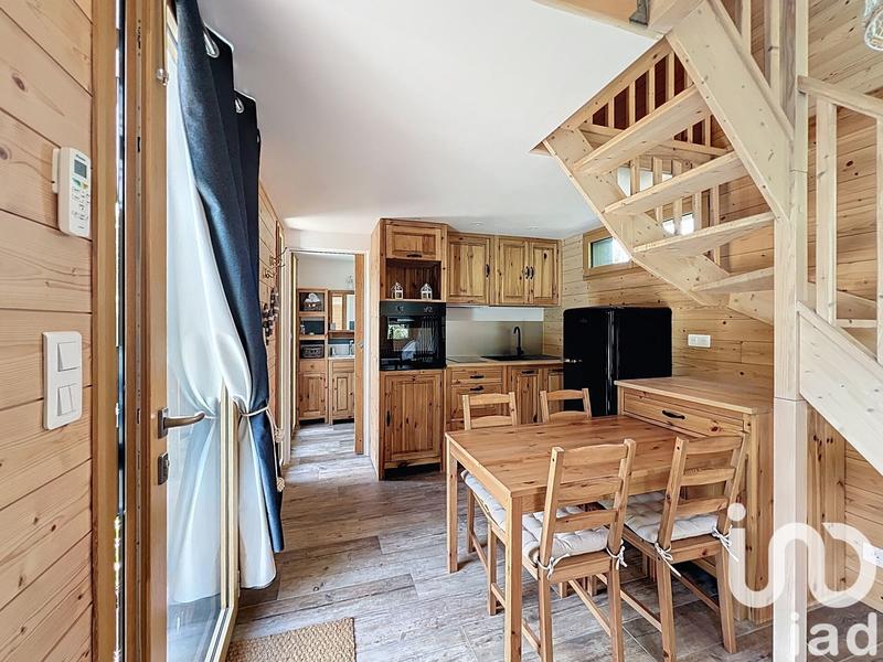 Maison - 186 m² - 8 pièces