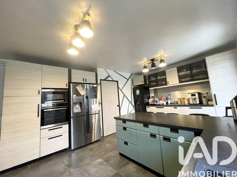 Maison - 182 m² - 7 pièces