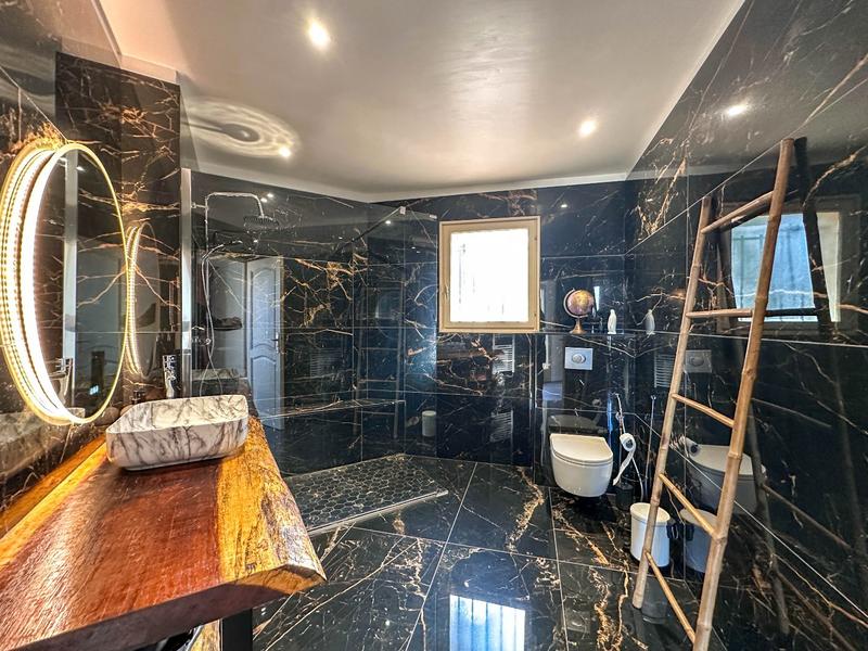 Maison - 160 m² - 5 pièces