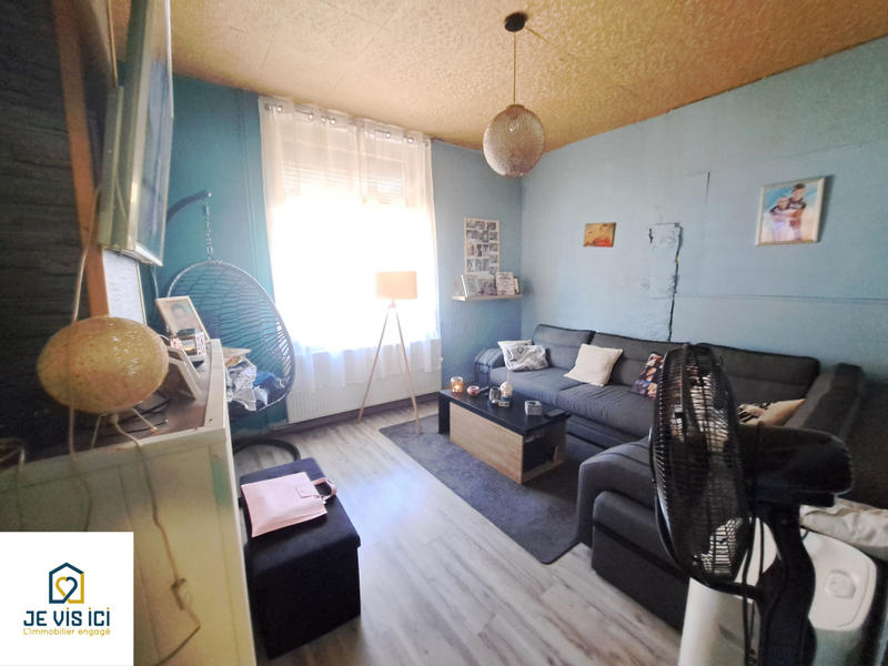 Maison - 99 m² - 8 pièces