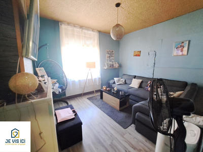 Maison - 99 m² - 8 pièces