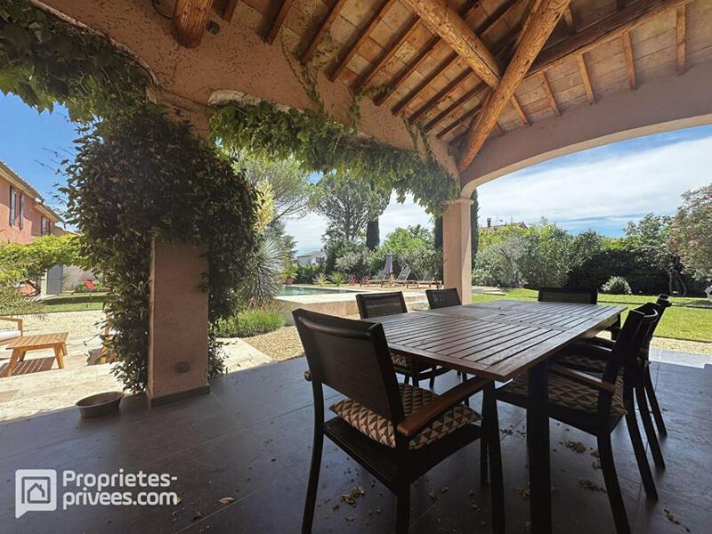 Maison - 308 m² - 8 pièces