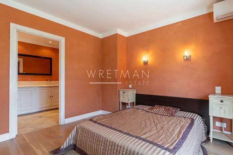 Maison - 280 m² - 7 pièces