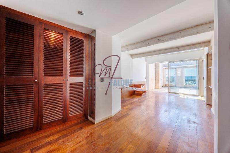 Penthouse - 218 m² - 5 pièces