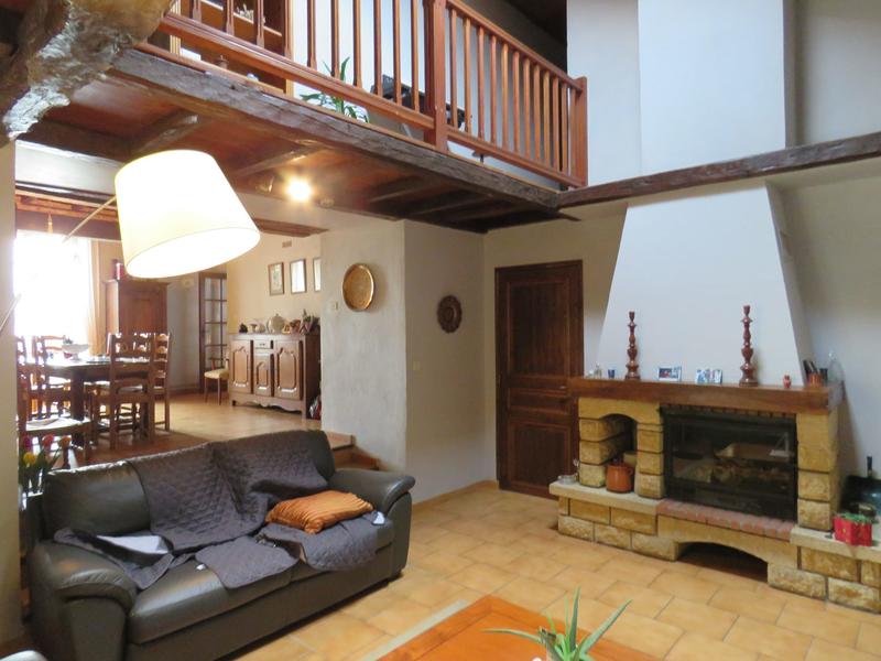 Maison ancienne - 230 m² - 8 pièces