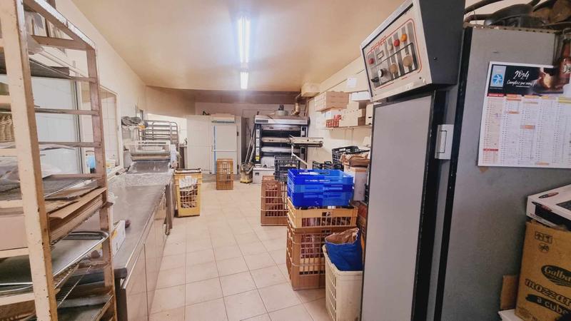 Maison - 250 m² - 6 pièces