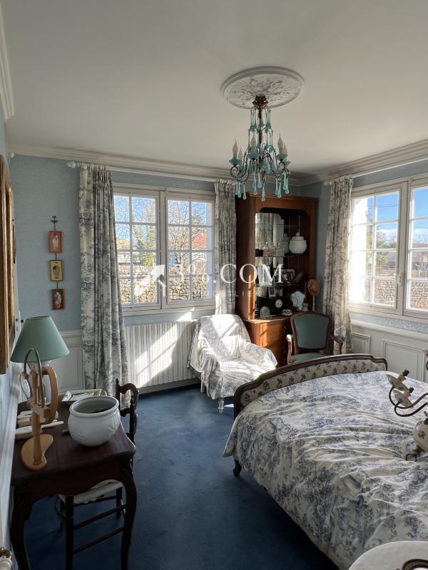 Villa - 246 m² - 7 pièces