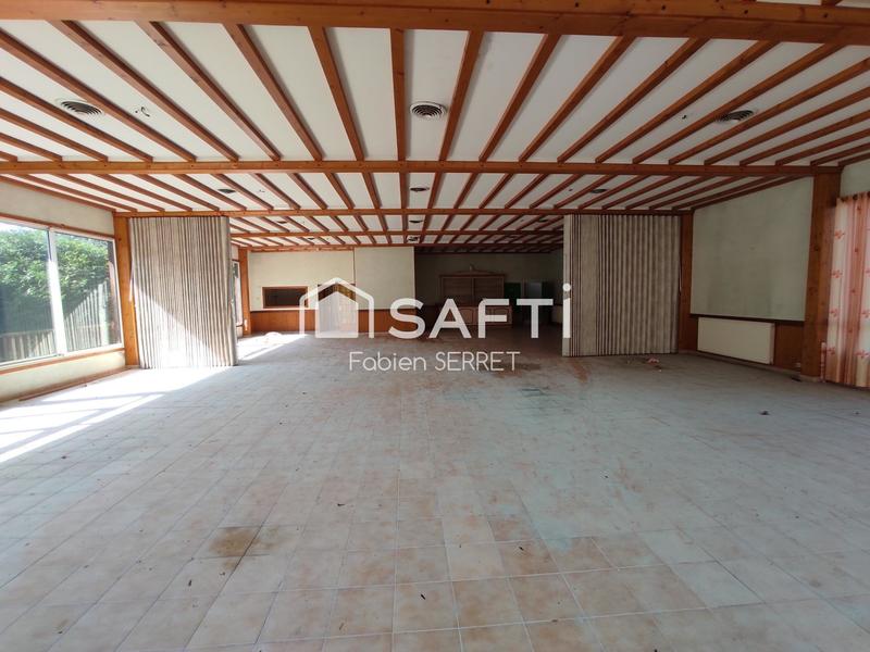 Local commercial - 1 485 m² - 35 pièces