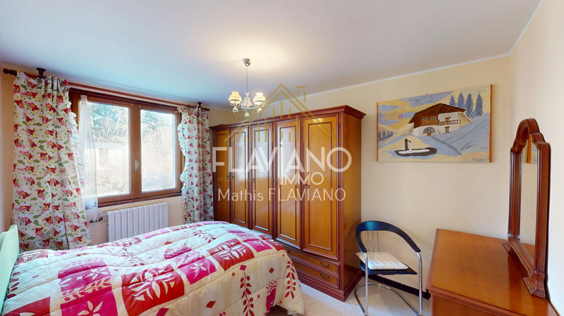 Maison - 234 m² - 11 pièces