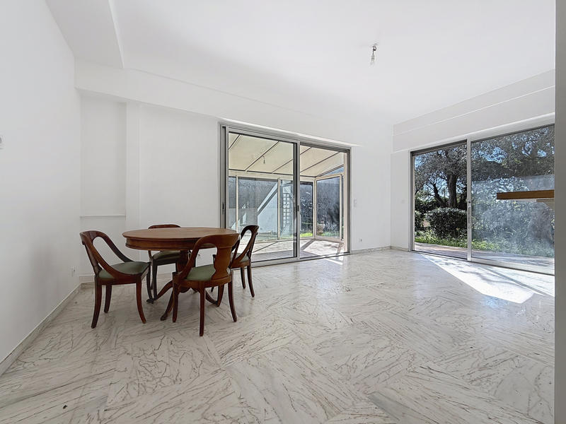 Appartement - 85 m² - 4 pièces