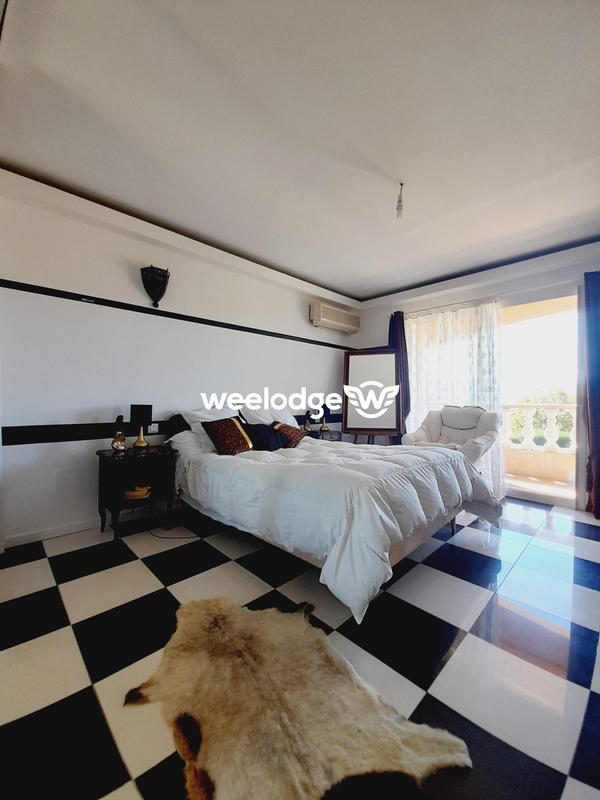 Maison - 140 m² - 4 pièces