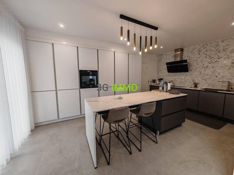 Maison - 155 m² - 6 pièces