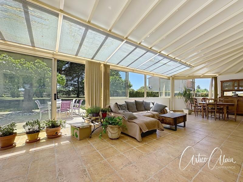 Maison - 220 m² - 7 pièces