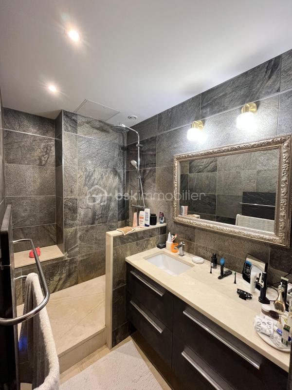 Appartement - 79 m² - 3 pièces