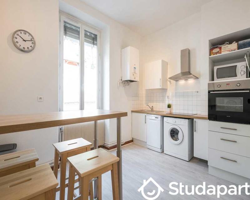 Chambre - 80 m² - 1 pièce