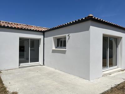 Maison - 90 m² - 5 pièces
