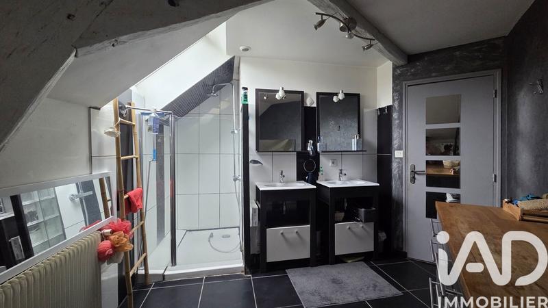 Maison - 227 m² - 8 pièces