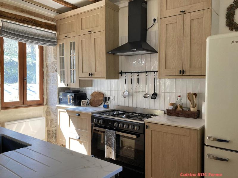 Maison - 298 m² - 9 pièces