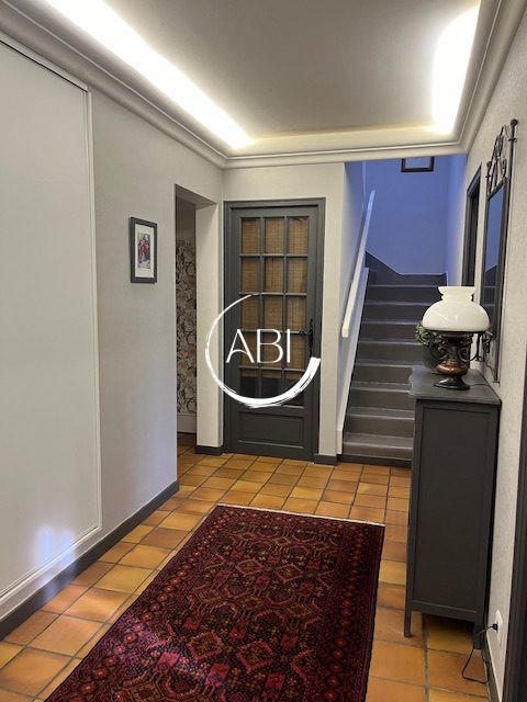 Maison traditionnelle - 164 m² - 6 pièces