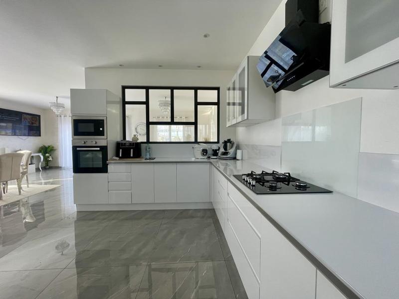 Maison - 121 m² - 4 pièces