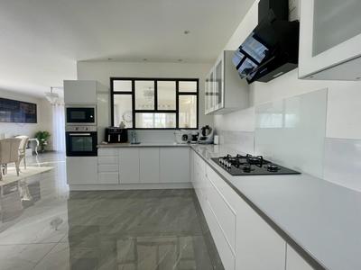 Maison - 121 m² - 4 pièces