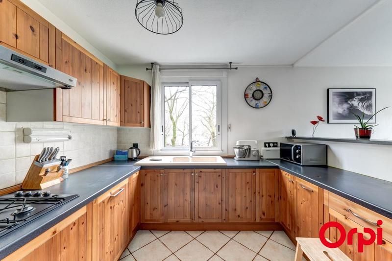 Appartement - 96 m² - 5 pièces