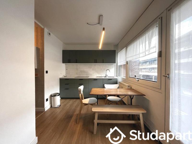 Appartement - 80 m² - 5 pièces