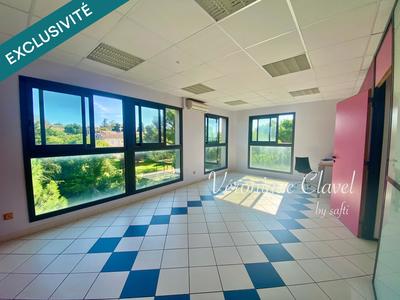 Local commercial - 65 m² - 3 pièces