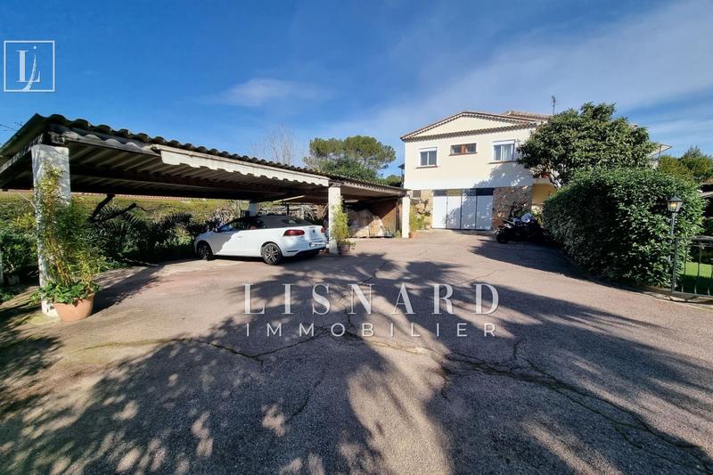 Maison - 262 m² - 10 pièces